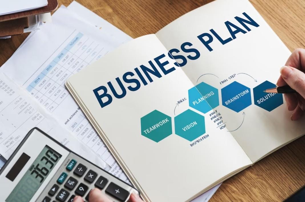 Read more about the article Pentingnya Membuat Business Plan Agar Sukses Dapat Investor!