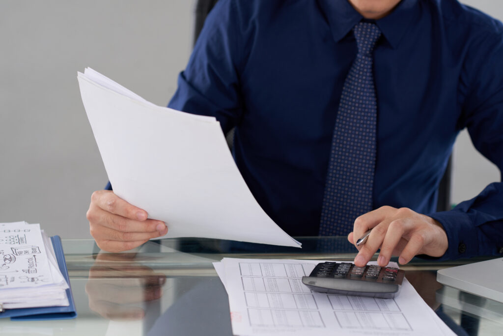 Profesi akuntan pajak memiliki peran utama dalam membantu mengoptimalkan pajak instansi atau klien mereka